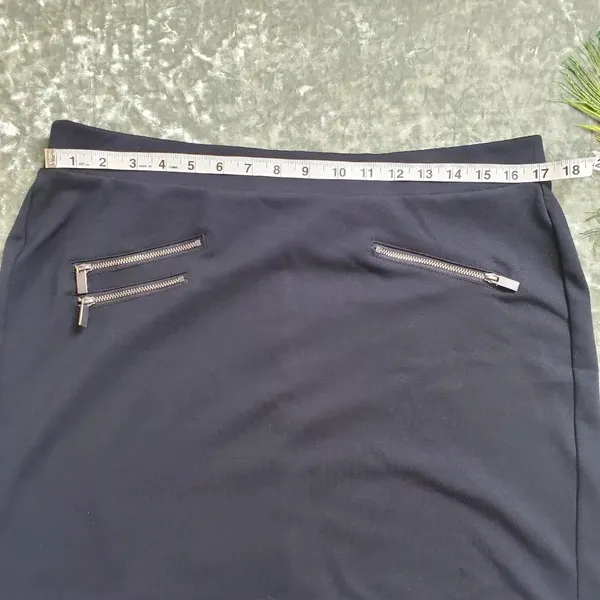 Old Navy Black‎ Mini Skirt - Image 4