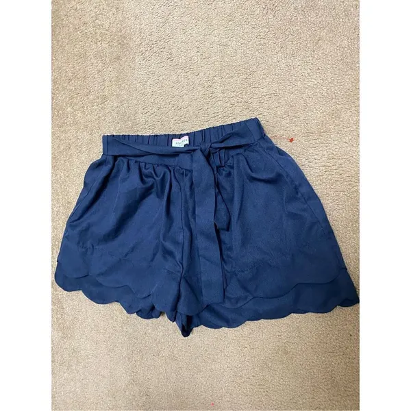 Andree by Unit Tied Together Scalloped Shorts Boutique Size Large - Image 2