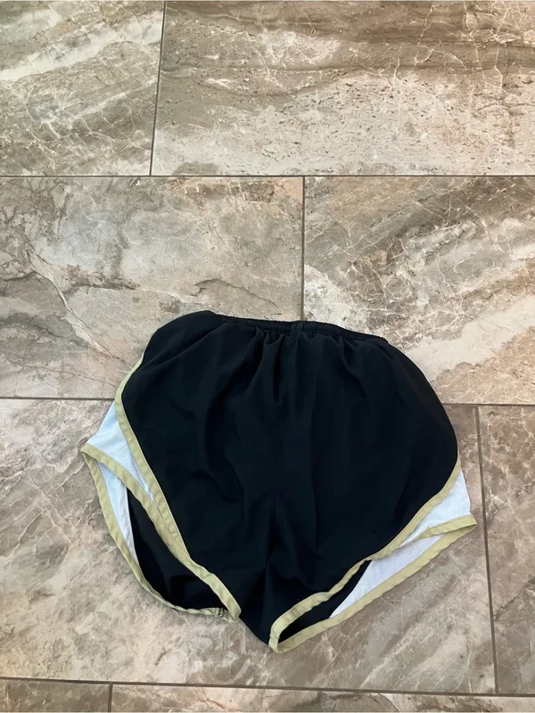 Nike Purdue Dri Fit Tempo Running Shorts Boilermakers Size S Black - Image 6