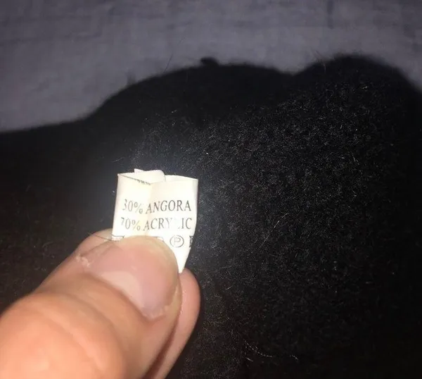 Boutique Black knit beanie - Image 4