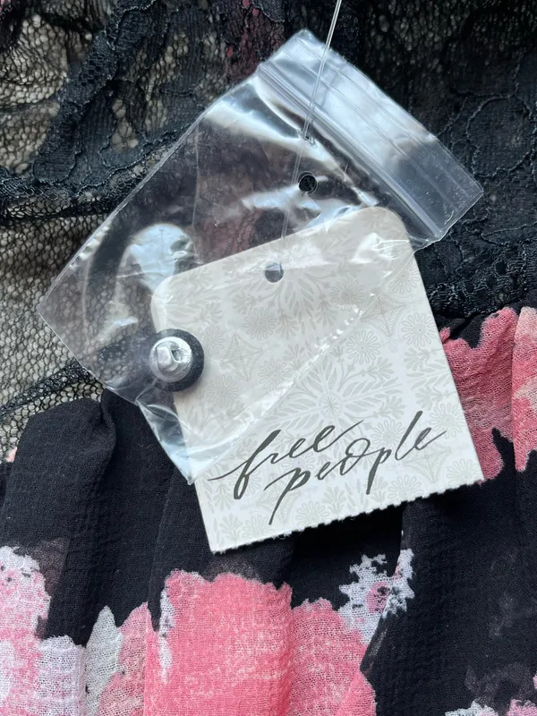 Free People Daphne Floral Lace Blouse NWT Small - Image 4