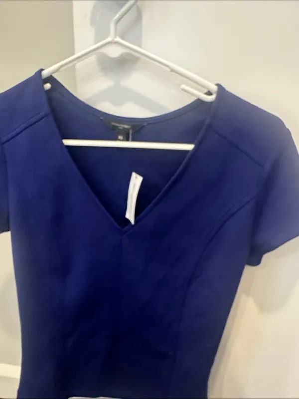 Banana Republic Royal Blue V-Neck Short Sleeve Top - Image 4