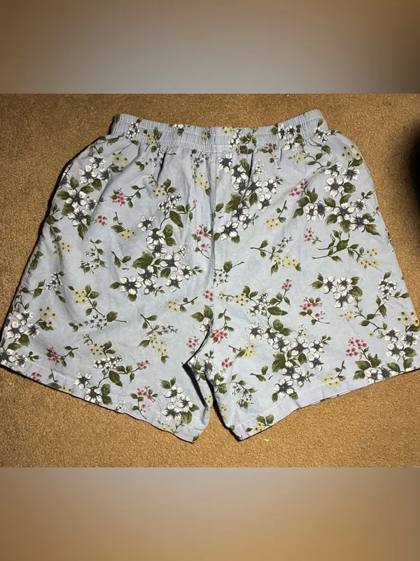 Vintage Women’s Light Blue Floral Drawstring With Metal Aglets Bermudas Shorts - Image 3