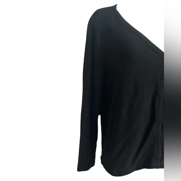 Anthropologie Long Sleeve Top Black Waffle Knit V-Neck Textured, Size Medium - Image 2
