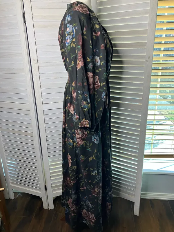 Torrid Dress Floral Black Maxi V-Neck size2 - Image 2