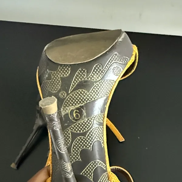 Yellow‎ Strappy Heels Sz 6 Yellow - Image 8