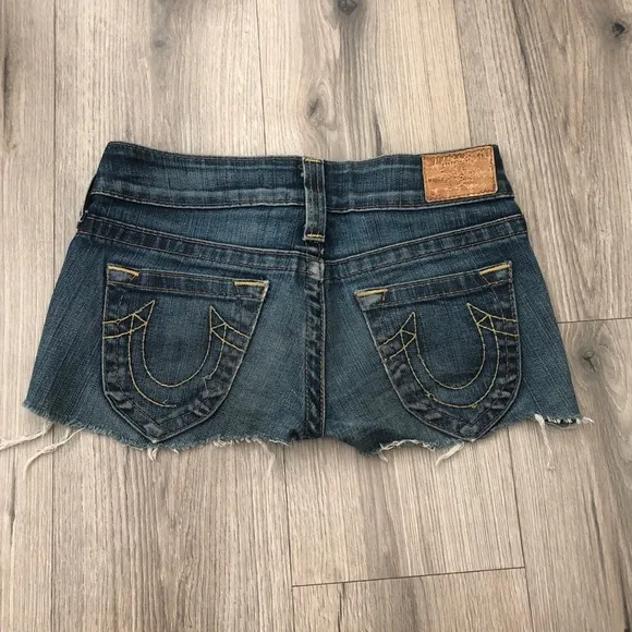True Religion Jeans Vintage Denim Shorts Blue Women’s size 26 - Image 2