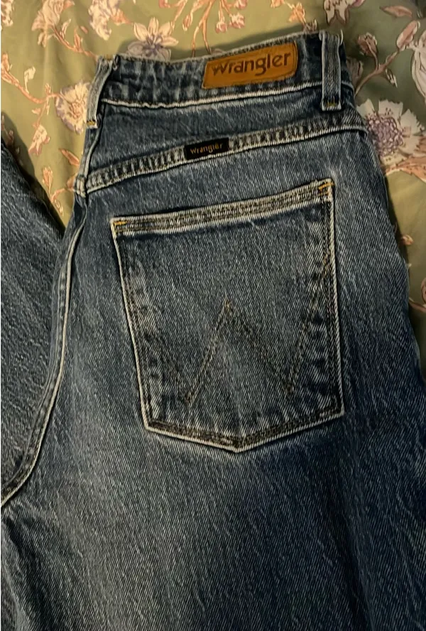 Wrangler High-Rise Flare Jeans - Image 3