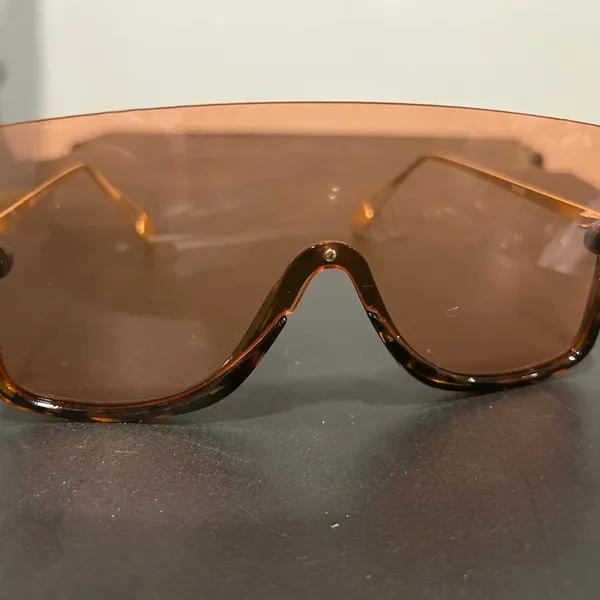 Tortoise Shell Sunglasses Brown - Image 7