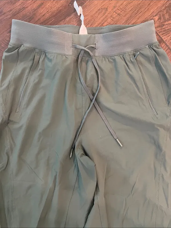 lululemon athletica License to Train Green Drawstring 6 Pants - Image 3