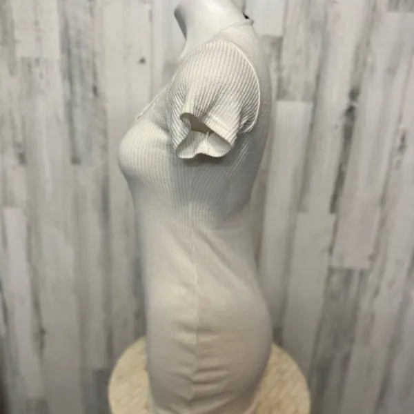 Pretty Little Thing White dress - Image 6
