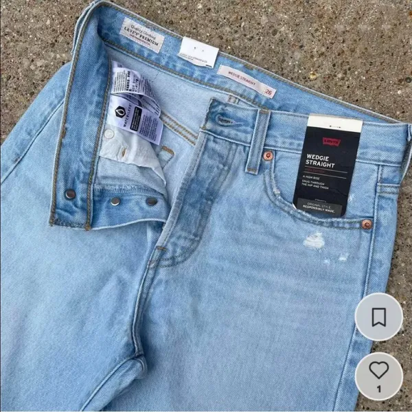 Levi's 501 High-Waisted Jeans - Image 5