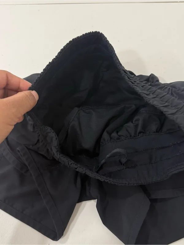 Lululemon Hotty Hot High-Rise Lined Short 2.5” - Navy Size 4 - Image 2
