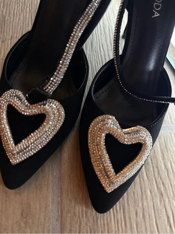 TOP Moda Black Pointed Toe Heels with Crystal Heart Accents - Image 4