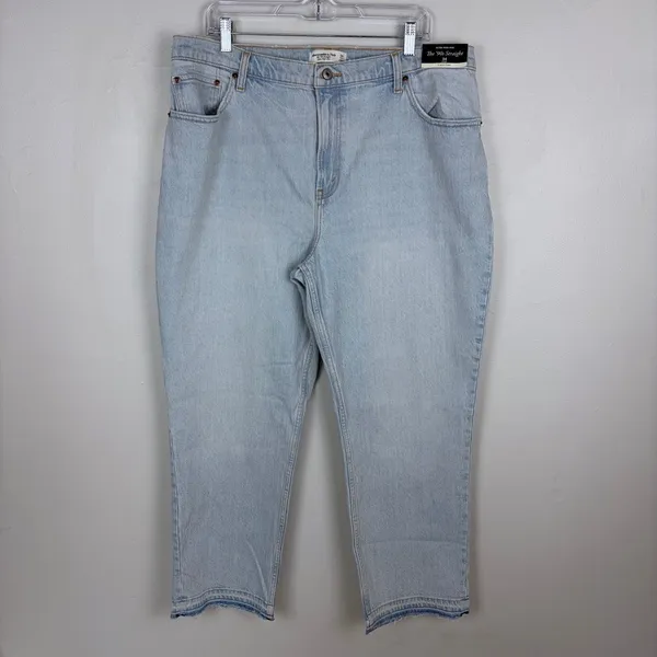 Abercrombie & Fitch Curve Love 90s Straight Ultra High Rise Light Wash‎ Size 34 - Image 2