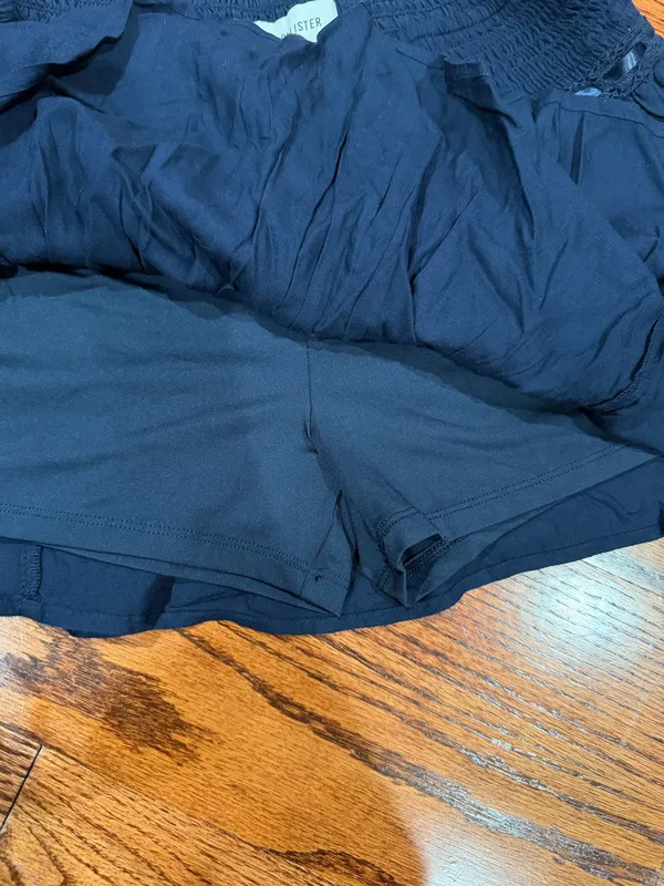 Hollister flowy skorts - Image 4