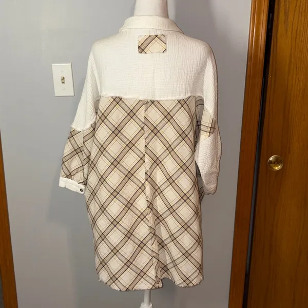 POL Plaid Button-Up Top Raw Hem gauzy‎ oversized Patchwork Shirt Small - Image 5