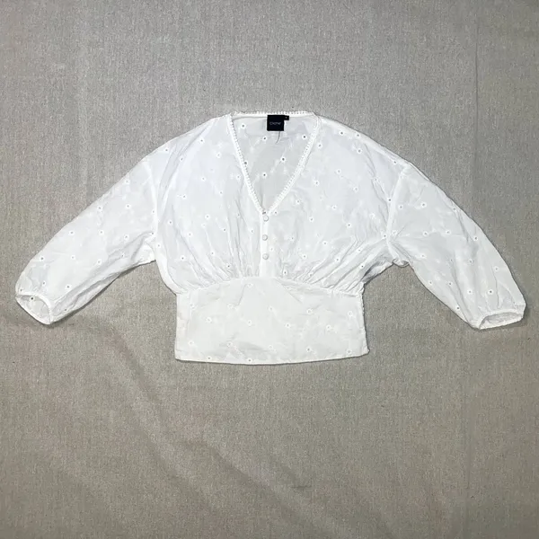 Cliché | White Eyelet Cropped Peasant Top | Small - Image 3