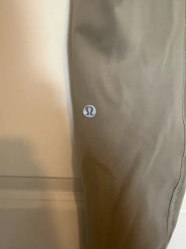 Warm ash grey lululemon wunder under 6 legging  - Image 4