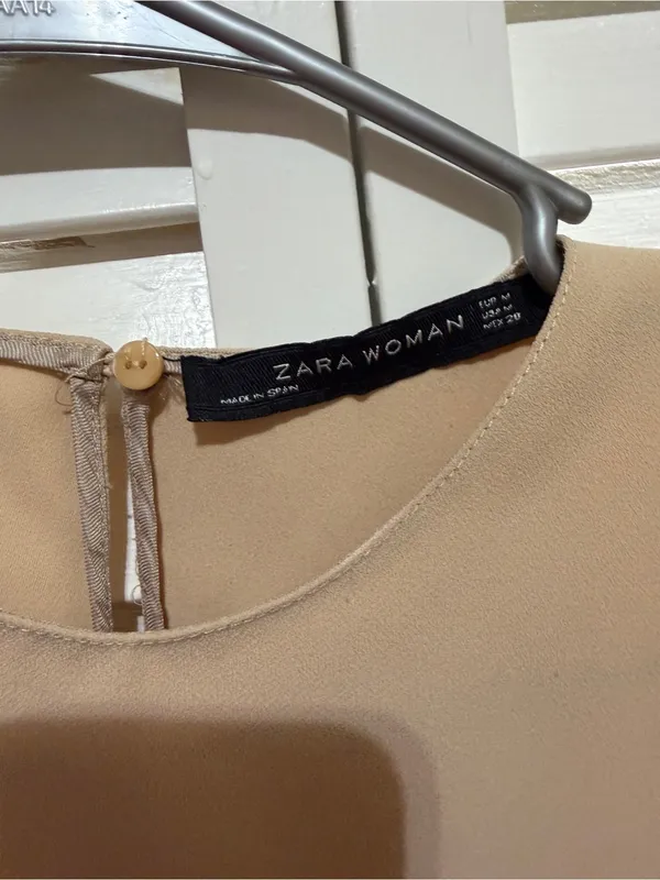 Zara Elegant Women’s Flutter Sleeve Top in Beige size medium - Image 6