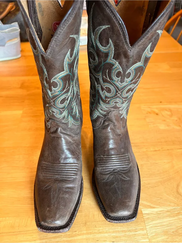 Nocona Brown Leather Western Boots with Turquoise Embroidery - Image 16