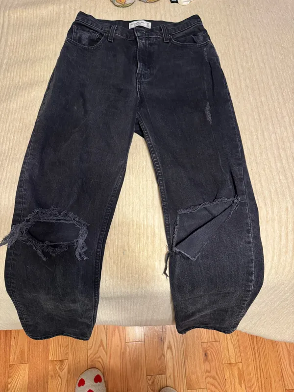 Black Abercrombie Jeans - Image 2