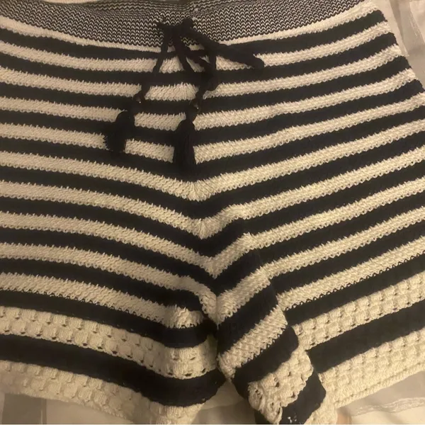 House of Harlow 1960 knit short set Medium New - Image 5