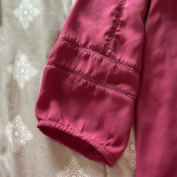 Loft Long Sleeve Blouse w/ Detailed Sleeves Size Medium - Image 3