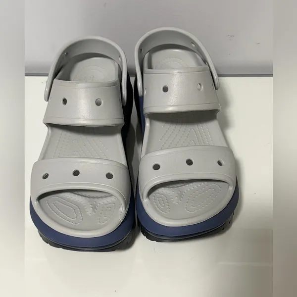 CROCS Gray and Navy Platform Sandals - Image 7