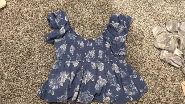 Hollister Floral Puff Sleeve Summer Crop Top M - Image 3