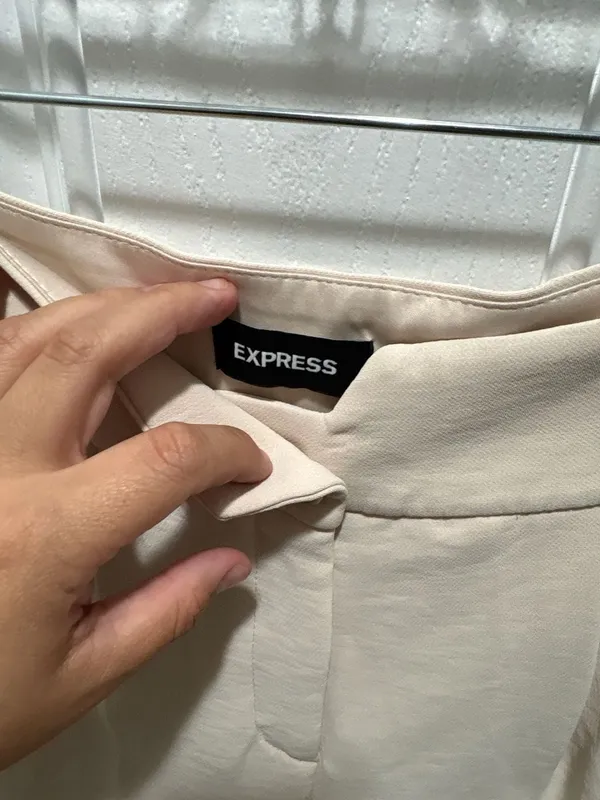 Express Women's Beige High Rise Ankle Trousers with Button Pockets Size 2R - Image 3
