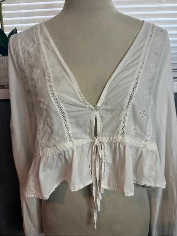 Zara White Embroidered Cotton Crop Blouse Size M Boho Peasant Tie Front - Image 4