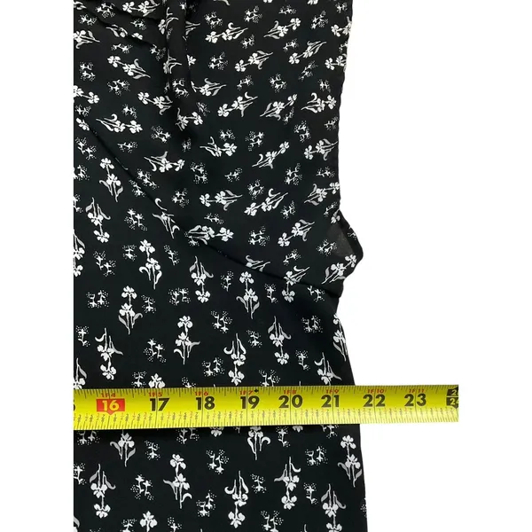 Ann Taylor Black White Flutter Sleeve Floral Top Size L | 41-46 - Image 6