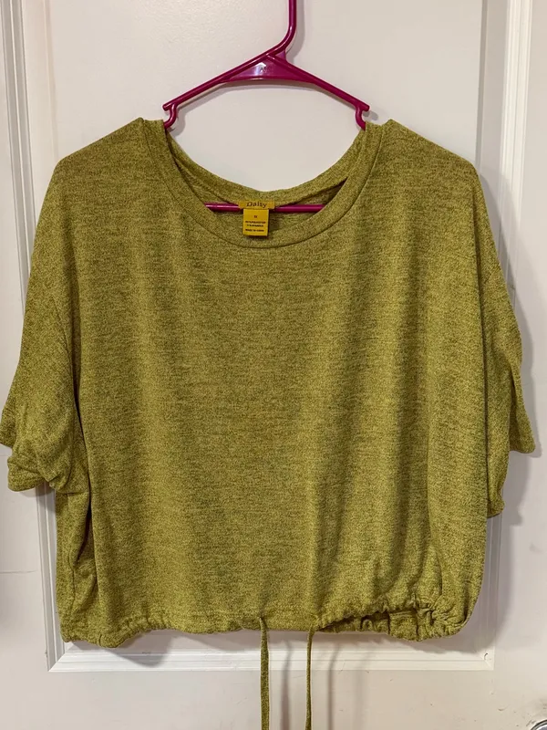 Daisy Olive Green Drawstring Hem Crop Top - Image 3