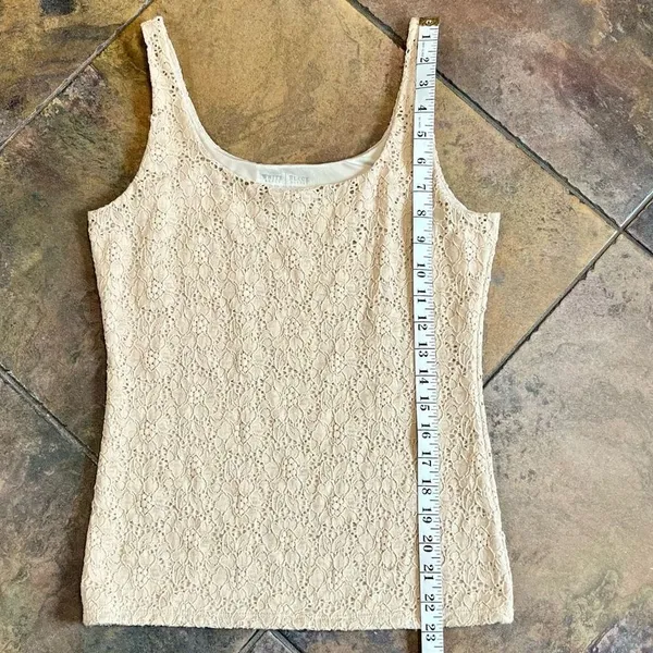 White House Black Market Women’s Lace Tank Small - Image 5