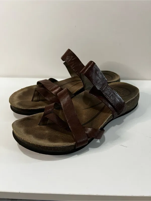 ABEO Bryce Brown Leather Strappy Slip On Comfort Narrow Sandals - Image 3