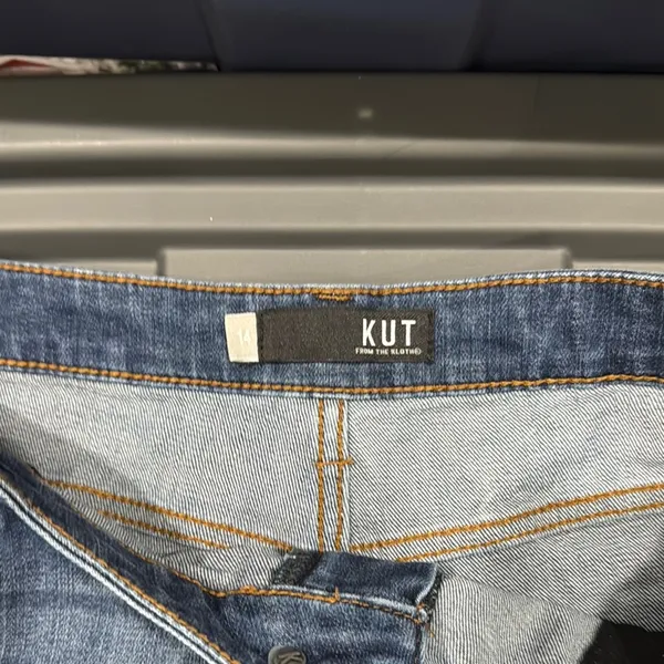 Kut from the Kloth Blue Jean Shorts Classic Style - Image 2