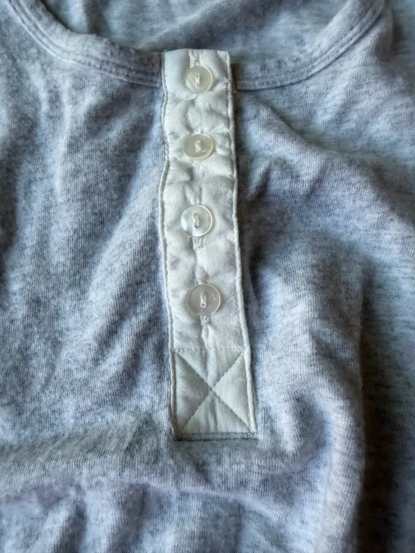 Abercrombie and fitch soft top!!!💗 - Image 3