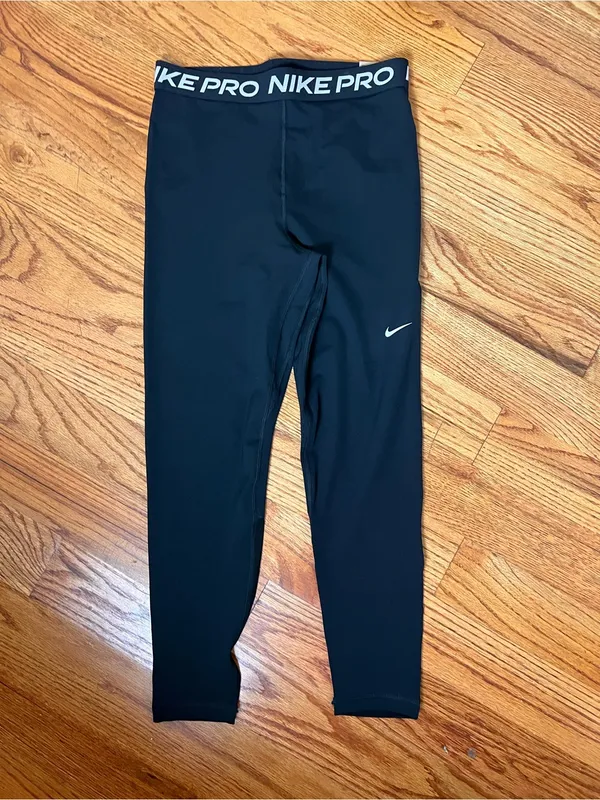 Nike Pro Women's Black Cropped 7/8 Leggings NWT - Image 2
