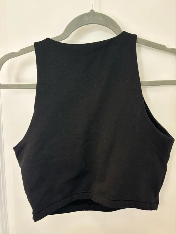 black workout top - Image 2