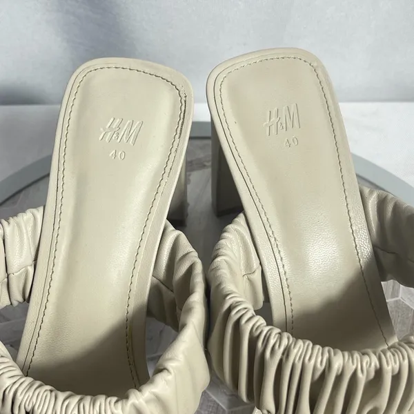 H&M Ruched Cream Block Heel Mules Women’s US 8.5 EU 40 Square Toe Slip On - Image 7