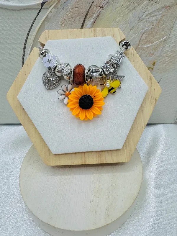 Sunflower & Bee Charm Bracelet – Silver Tone Floral Statement Bracelet - Image 5