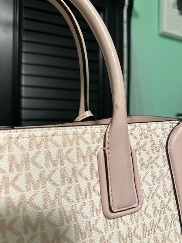 Michael Kors Kali MD Satchel with I Pad Case - Image 5
