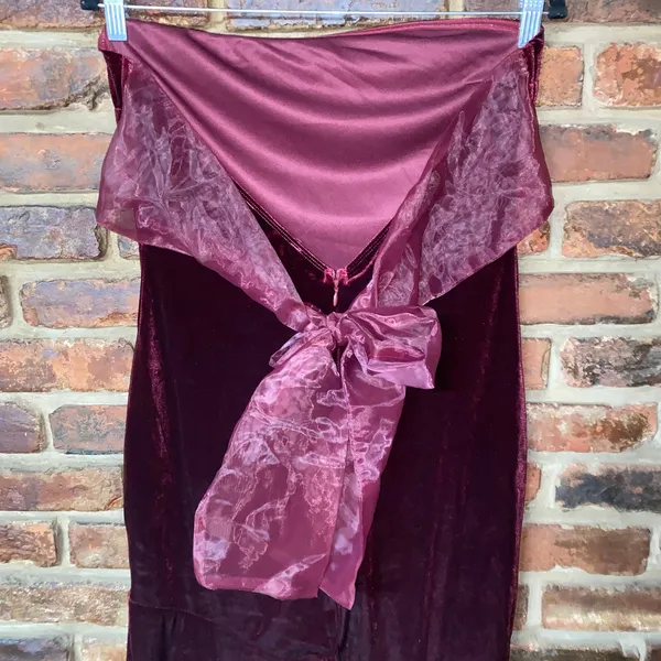 NWOT Lulu's Mesmerizing Elegance Red Velvet Back Bow Maxi Dress Women's Large - Image 8