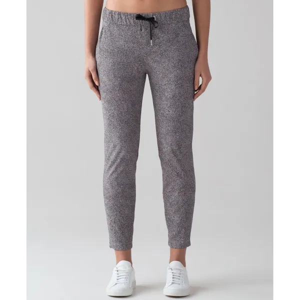 Lululemon On The Fly PantSea Spray Alpine White‎ Dark Chrome Size 8 Jogger - Image 4