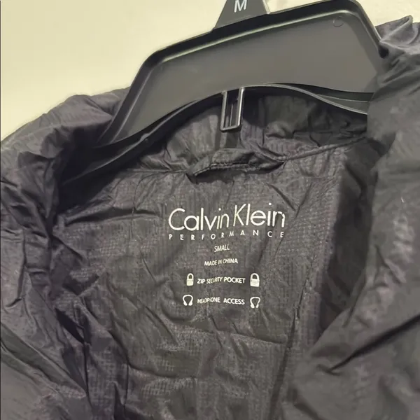 Calvin Klein Black Puffer Vest - Image 5