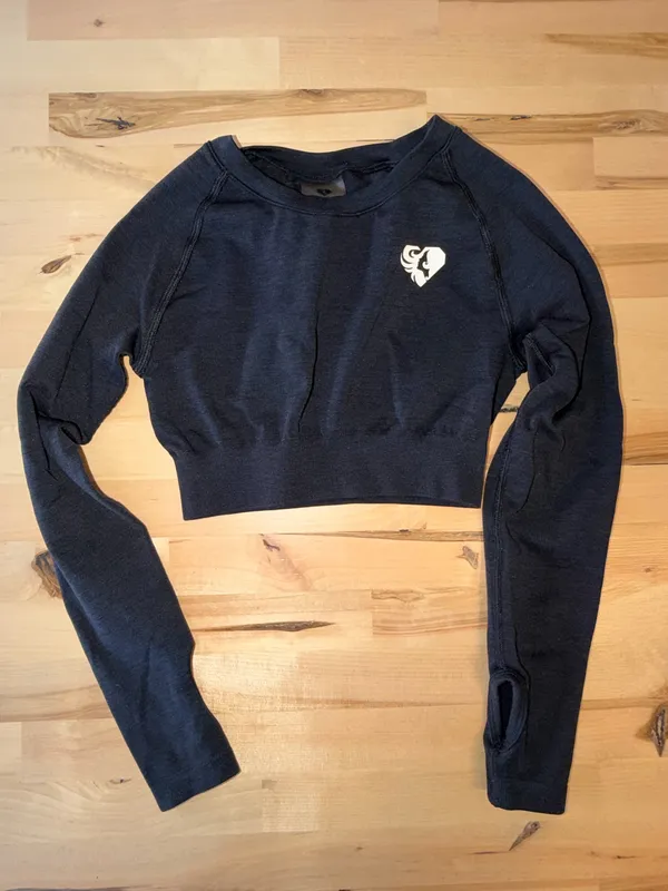 Women's Best black long-sleeve crop top - Image 3