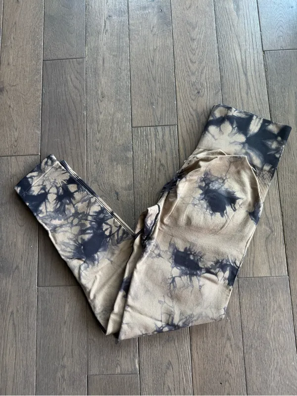Women’s Tie-Dye Leggings in Tan and Black - Image 8
