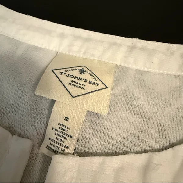 St.‎ John’s Bay White Shirt with Button Detail NWT size small - Image 4