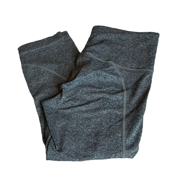 ATHLETA salutation capri legging - Image 2
